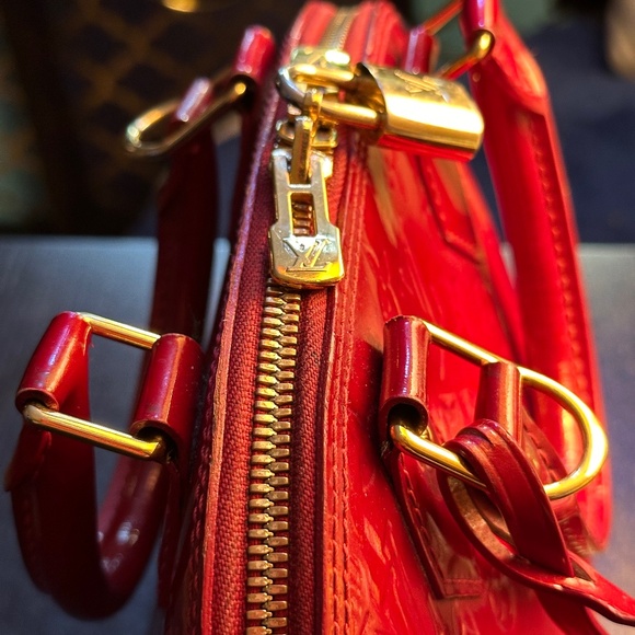 Louis Vuitton Alma bb vernis red double handle with lock & 2 keys - Picture 12 of 16